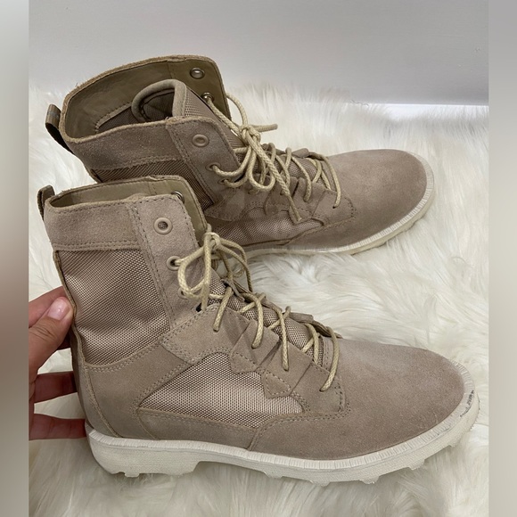 Sorel Women's Caribou OTM Bootie in Ancient Fossil/Chalk waterproof size 9.5 - Picture 2 of 11